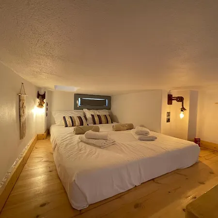 Xerolithia Holiday home *